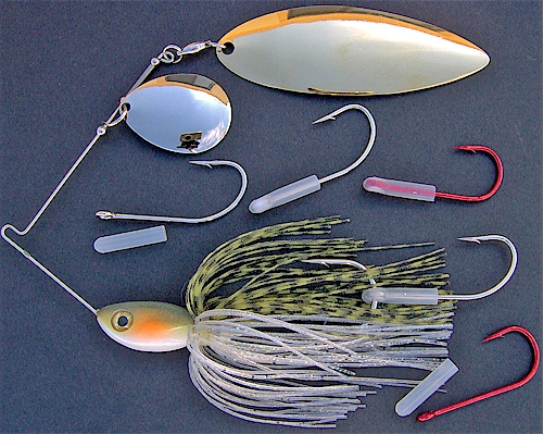 How to put a trailer hook on a spinner bait 